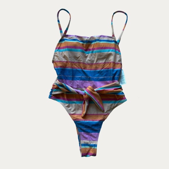 CUPSHE Summer Of Love Bandeau Belted One Piece Swimsuit - Picture 4 of 8